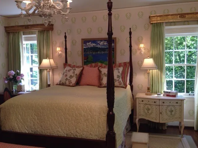 Elegant bedroom